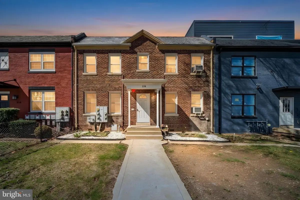 220 21st St Ne, Washington, DC 20002 - #1