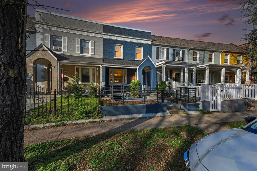 1427 Parkwood Pl Nw, Washington, DC 20010 - #2