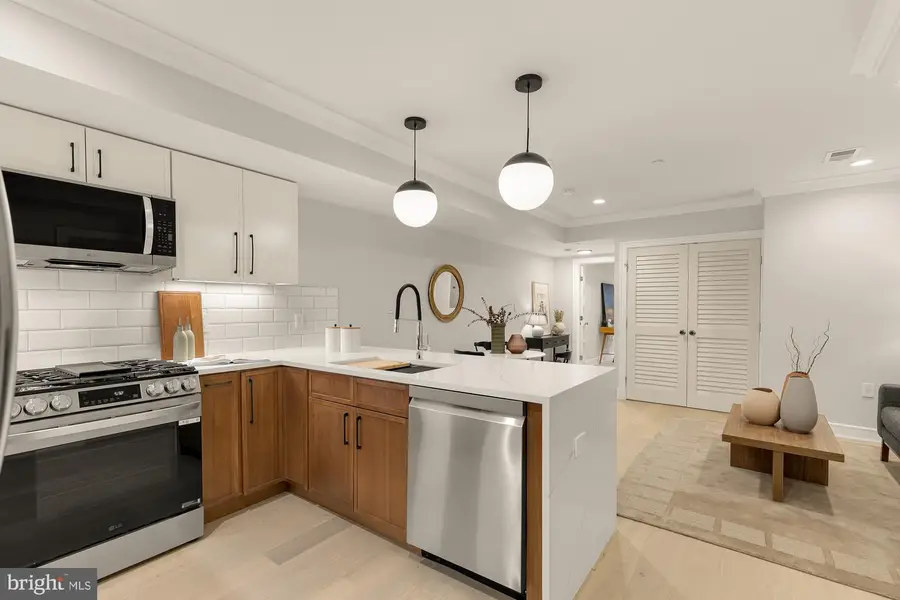 647 G St Se #1, Washington, DC 20003 - #3