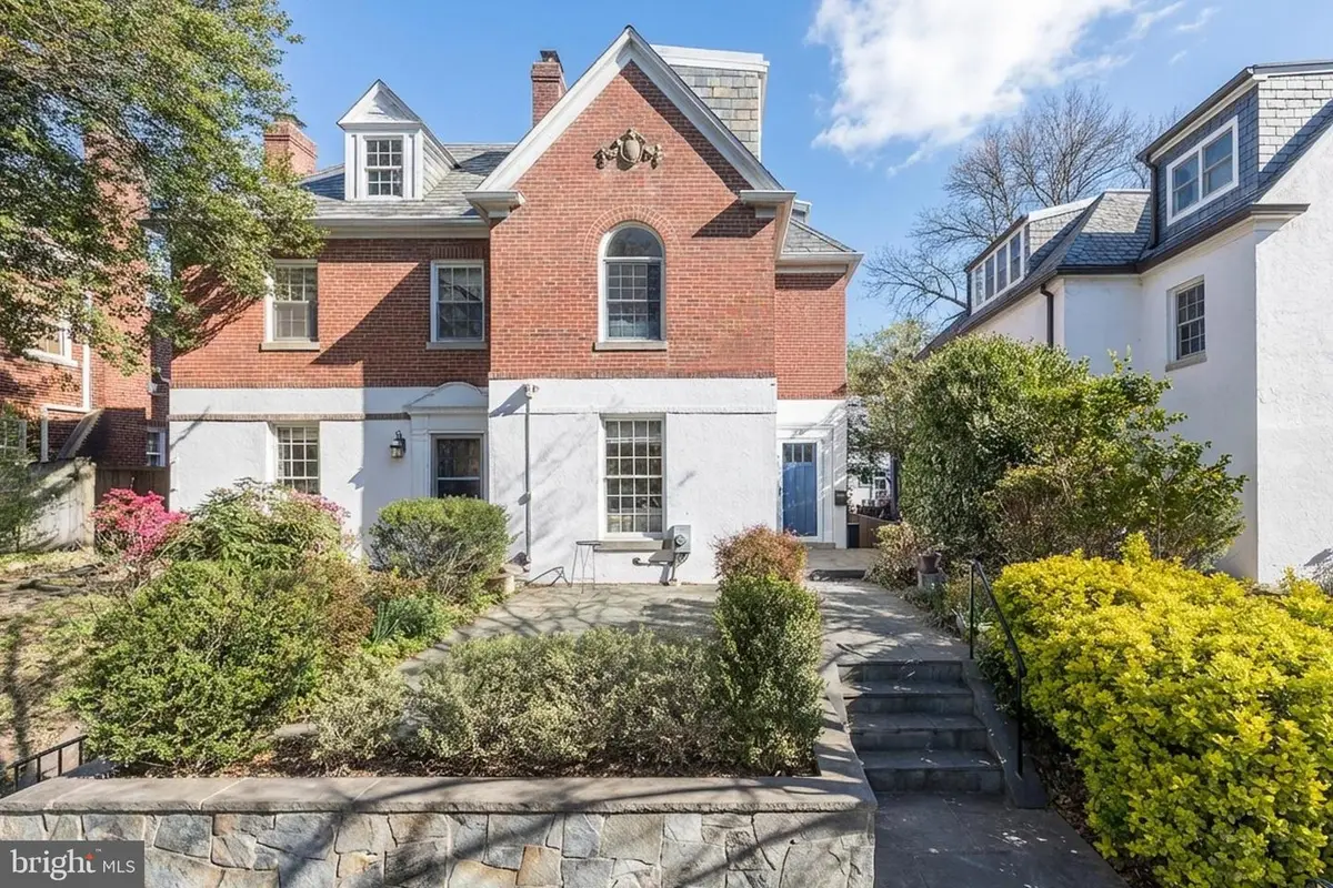2927 Cathedral Ave Nw, Washington, DC 20008 - #1