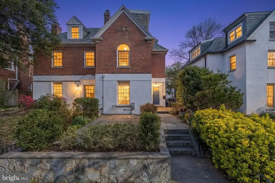 2927 Cathedral Ave Nw, Washington, DC 20008 - #2