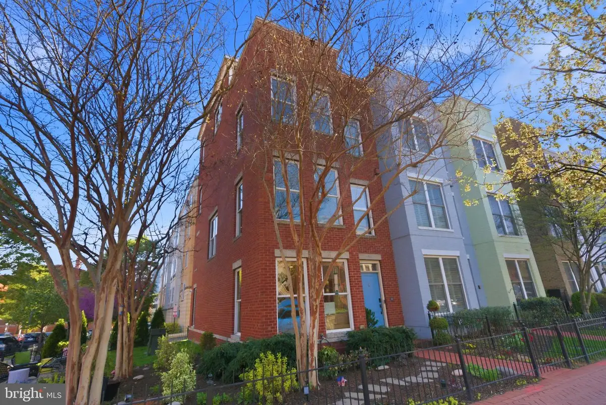 423 L St Se, Washington, DC 20003 - #1