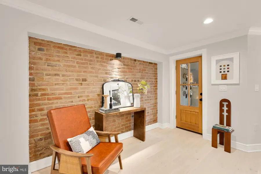 647 G St Se #2, Washington, DC 20003 - #3