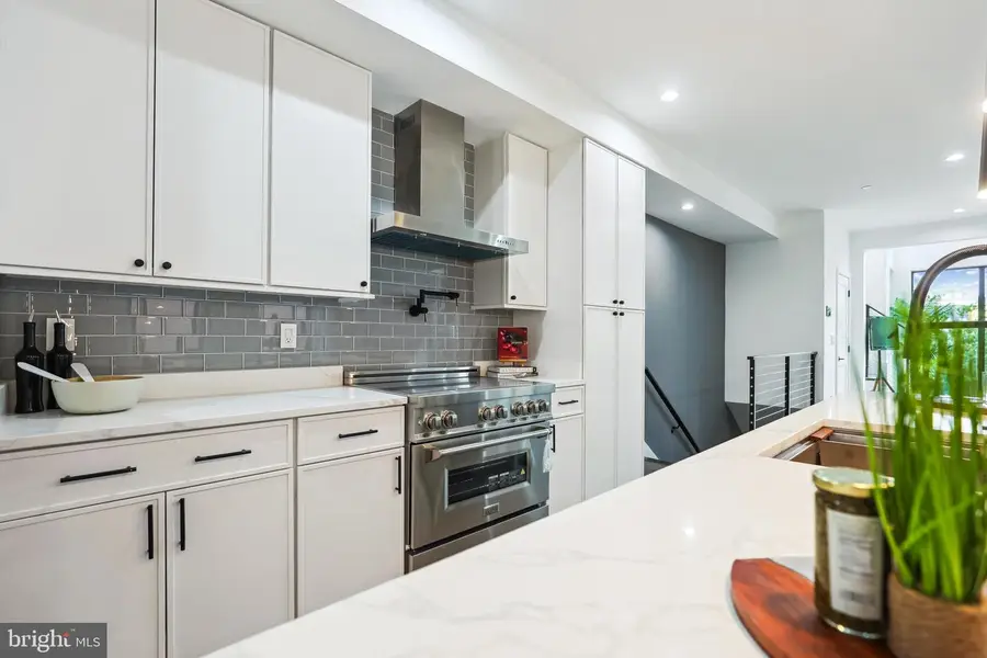 304 K St Ne #1, Washington, DC 20002 - #2