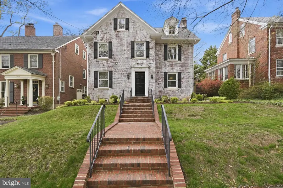 2812 34th St Nw, Washington, DC 20008 - #2