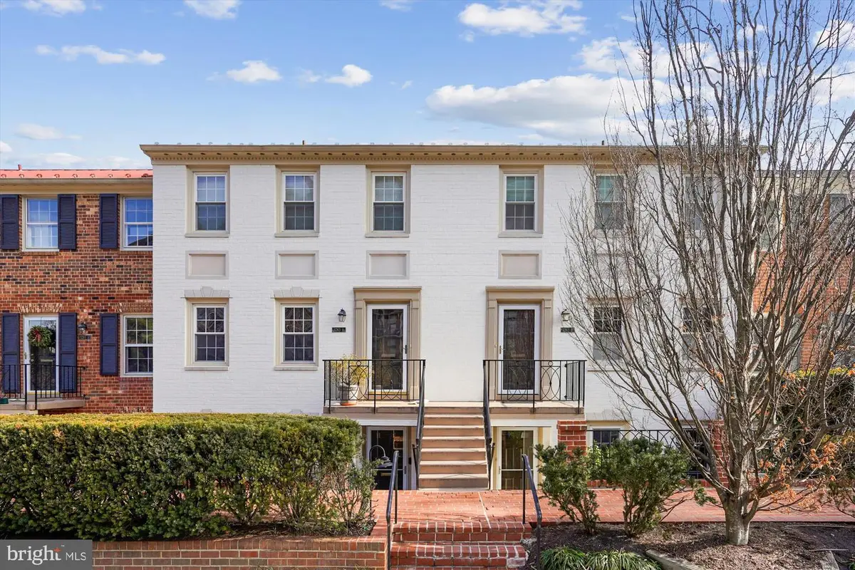 3263 Sutton Pl Nw #c, Washington, DC 20016 - #1