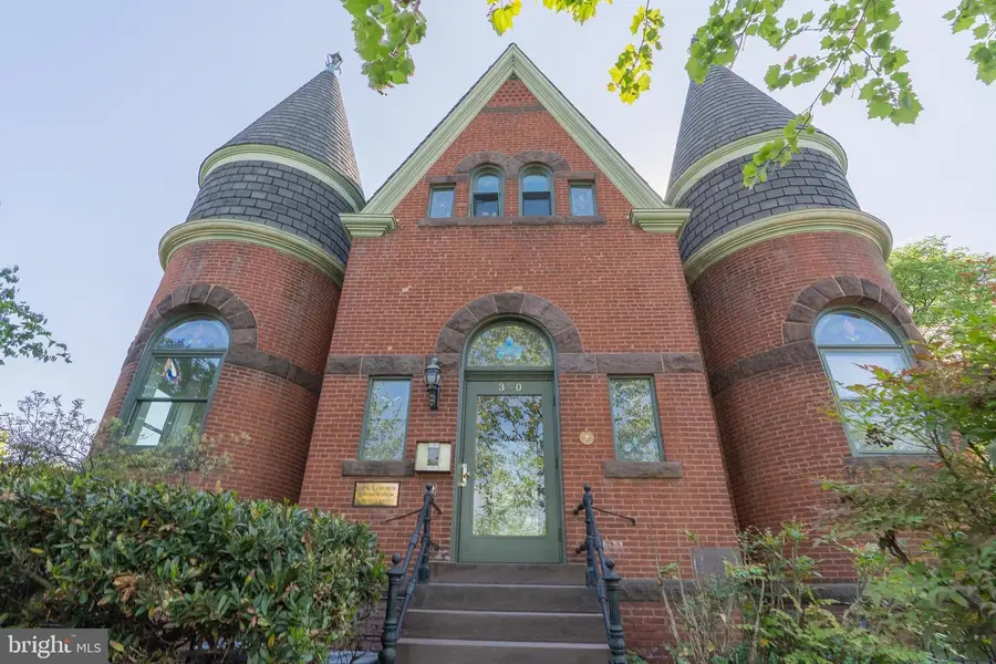 350 9th St Se #26, Washington, DC 20003 - #2