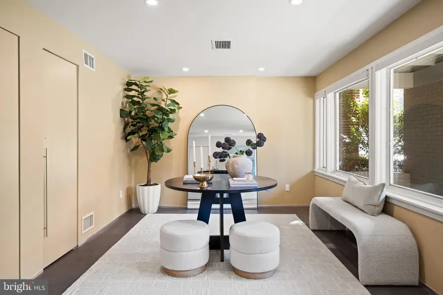 2319 Bancroft Pl Nw, Washington, DC 20008 - #2