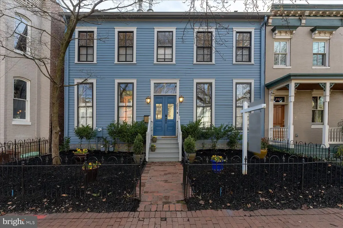 203 9th St Se, Washington, DC 20003 - #1