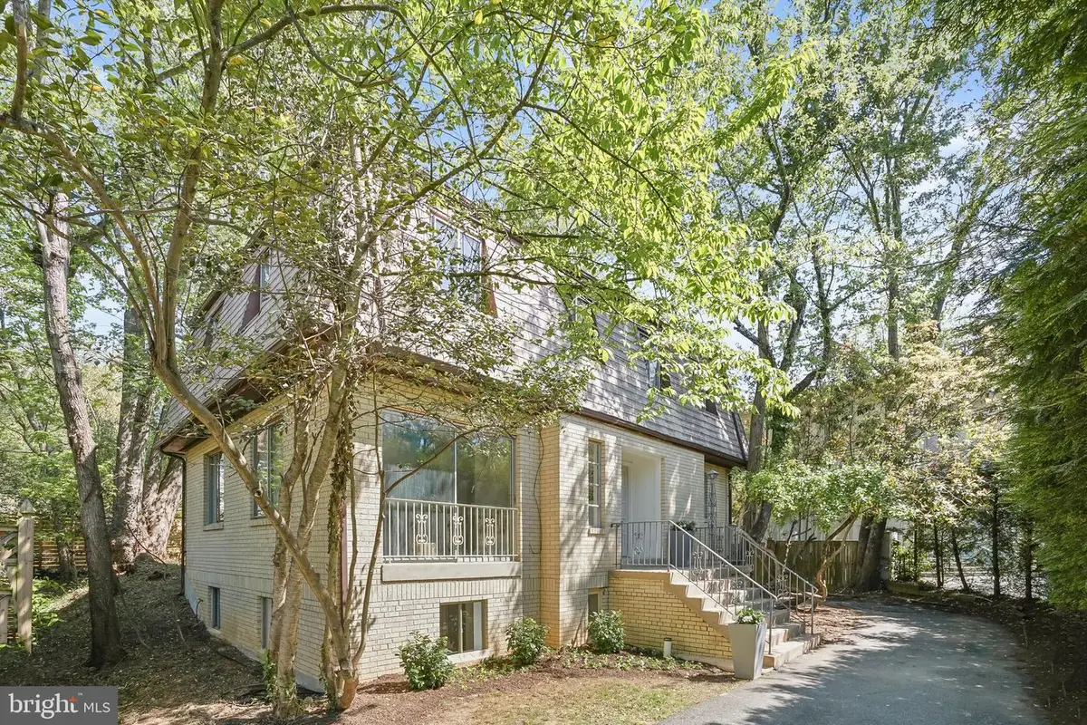 5026 Cathedral Ave Nw, Washington, DC 20016 - #1