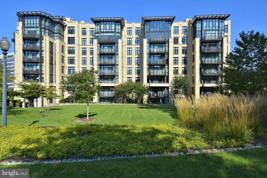 4301 Military Rd Nw #ph5, Washington, DC 20015 - #2