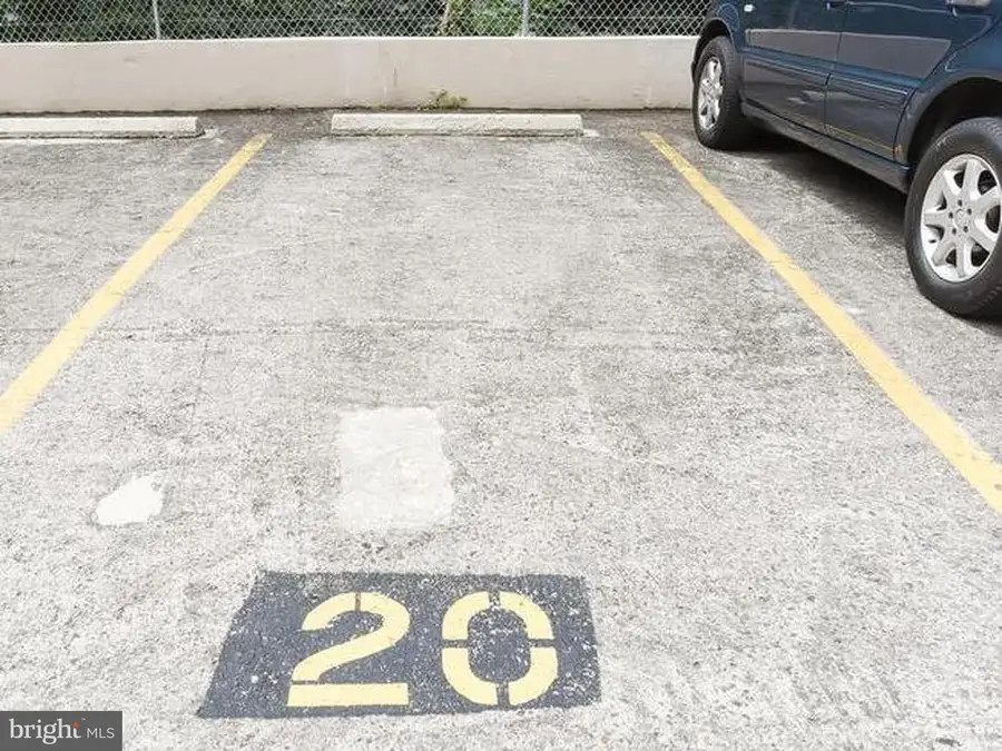 2710 Macomb St Nw #111, Washington, DC 20008 - #3