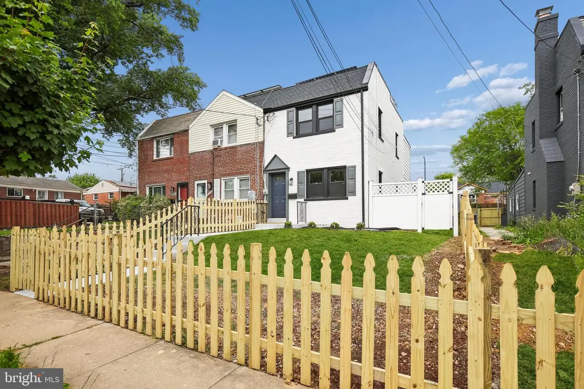 4616 Hanna Pl Se, Washington, DC 20019 - #1