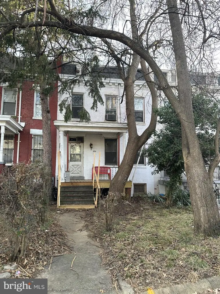 606 Kenyon St Nw, Washington, DC 20010 - #1