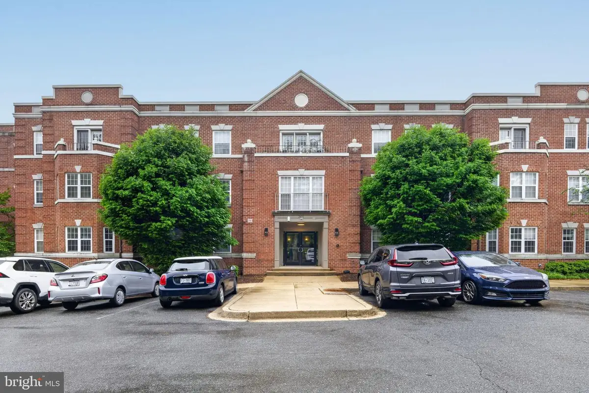 3611 38th St Nw #305, Washington, DC 20016 - #1