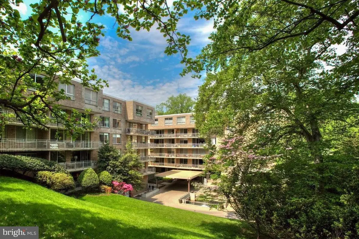 4100 Cathedral Ave Nw #820, Washington, DC 20016 - #1