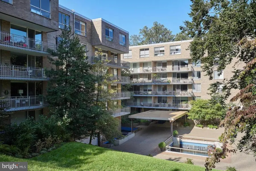 4100 Cathedral Ave Nw #820, Washington, DC 20016 - #2