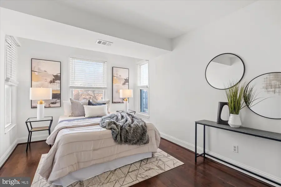 1040 6th St Ne #302, Washington, DC 20002 - #3