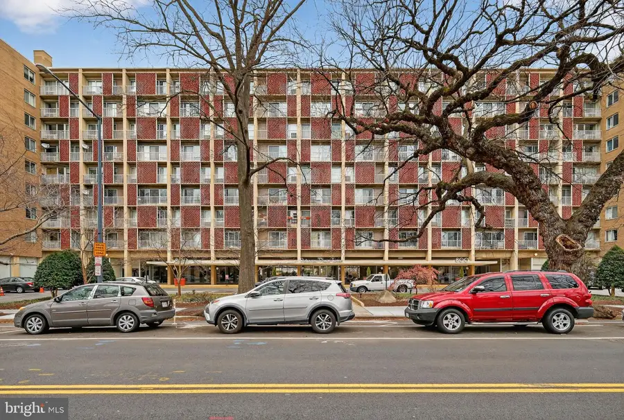 800 4th St Sw #s124, Washington, DC 20024 - #2