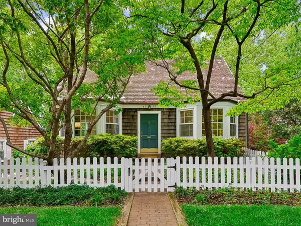 4926 Nw Albemarle St Nw, WASHINGTON, DC 20016