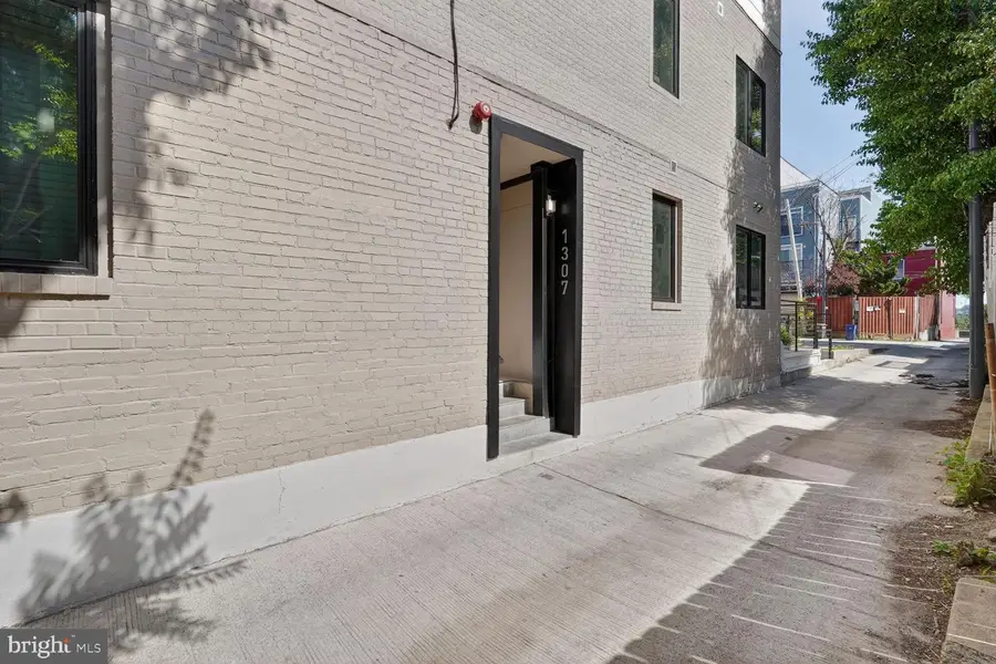 1307 K St Se #301, Washington, DC 20003 - #2