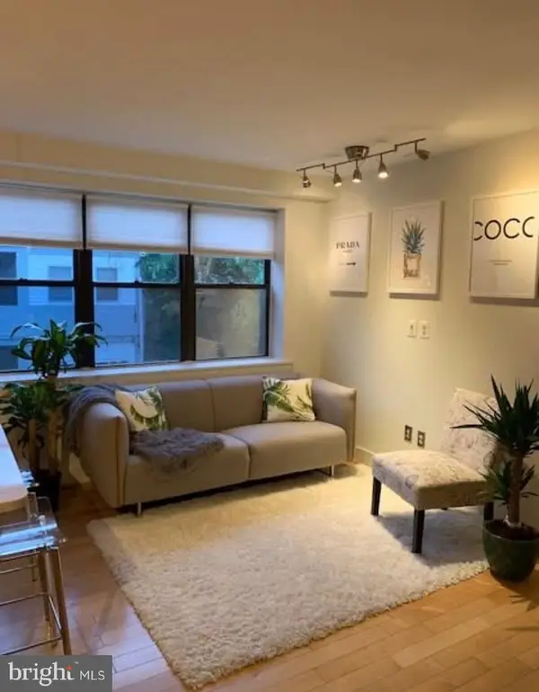 210 Oakwood St Se #204, WASHINGTON, DC 20032