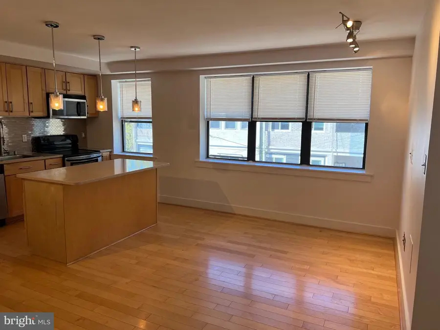 210 Oakwood St Se #204, Washington, DC 20032 - #3