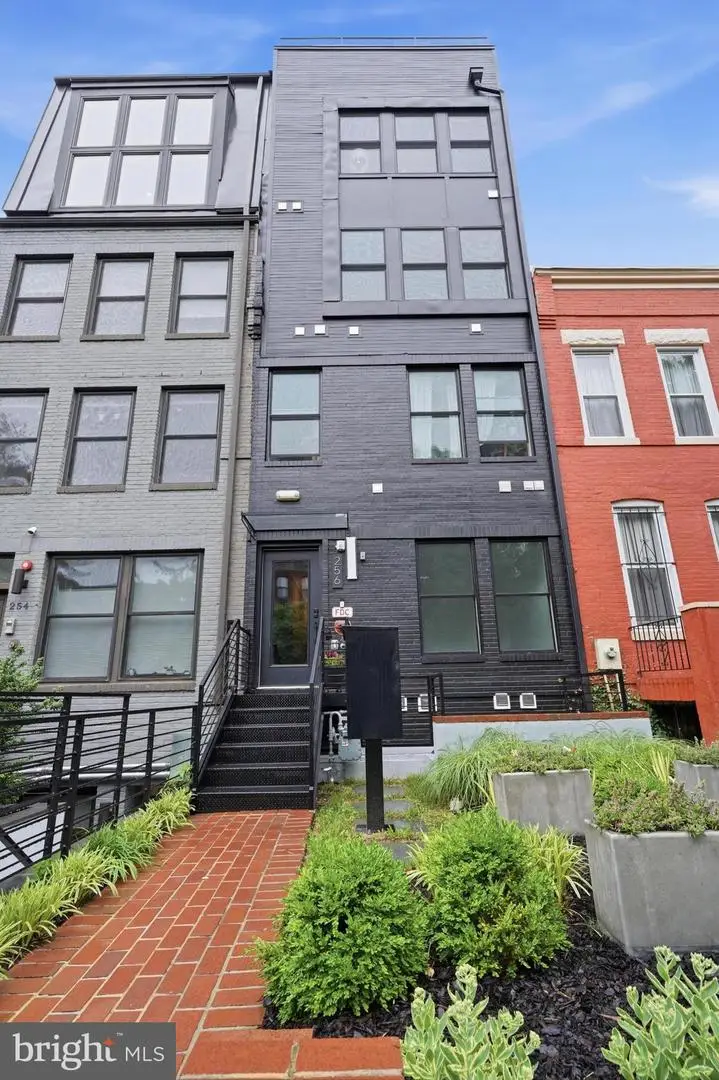 256 15th St Se #7, Washington, DC 20003 - #1
