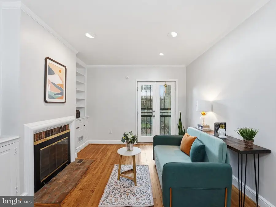 6 Snows Ct Nw, Washington, DC 20037 - #2
