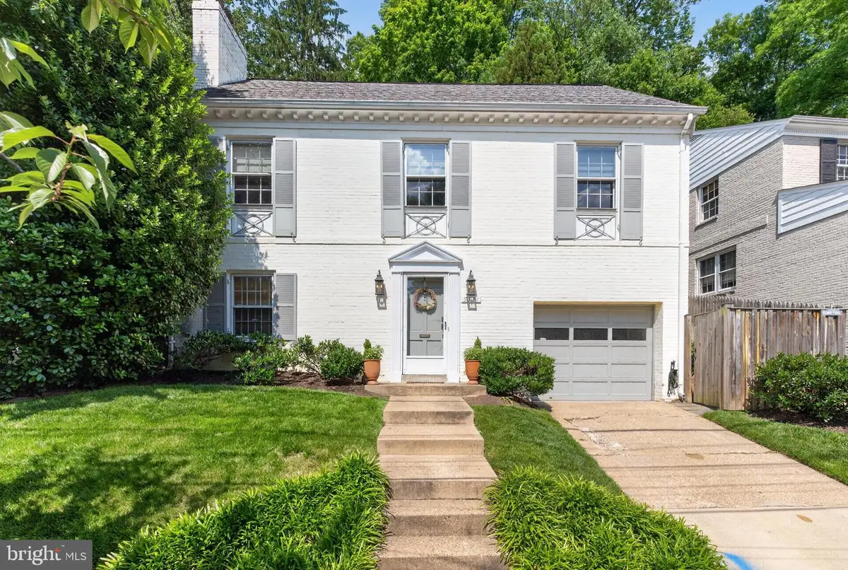 5721 Macarthur Blvd Nw, Washington, DC 20016 - #1