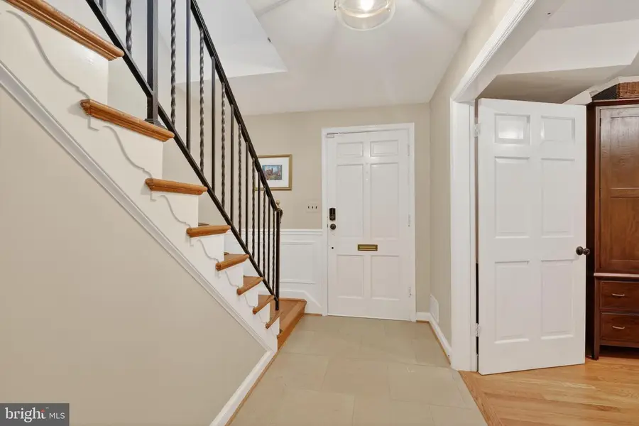 5721 Macarthur Blvd Nw, Washington, DC 20016 - #3