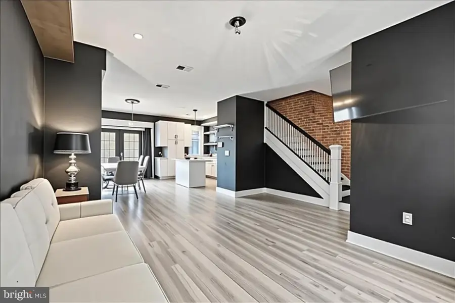 939 15th St Se, Washington, DC 20003 - #2