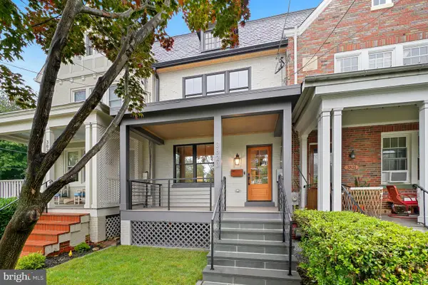 3823 Benton St Nw, WASHINGTON, DC 20007