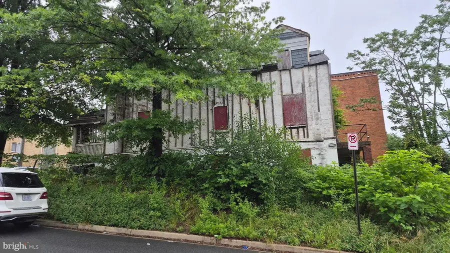 5101 F St Se, Washington, DC 20019 - #2