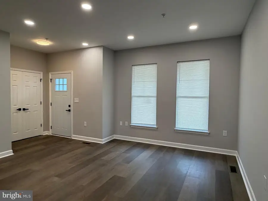 5002 Kimi Gray Ct Se, Washington, DC 20019 - #3
