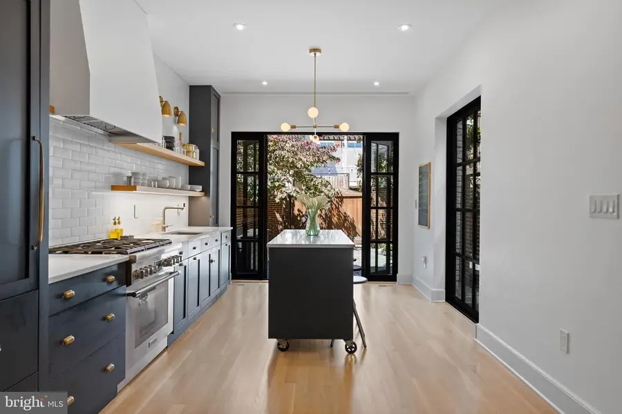 1324 35th St Nw, Washington, DC 20007 - #2
