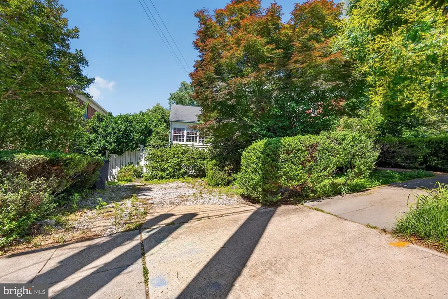 1656 Foxhall Rd Nw, Washington, DC 20007 - #2