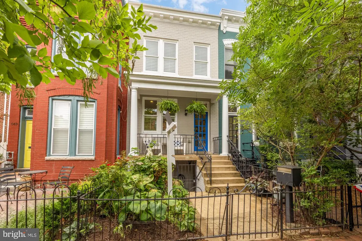 647 A St Se, Washington, DC 20003 - #1