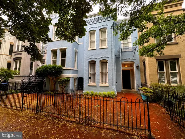 213 & 215 5th St Se, WASHINGTON, DC 20003