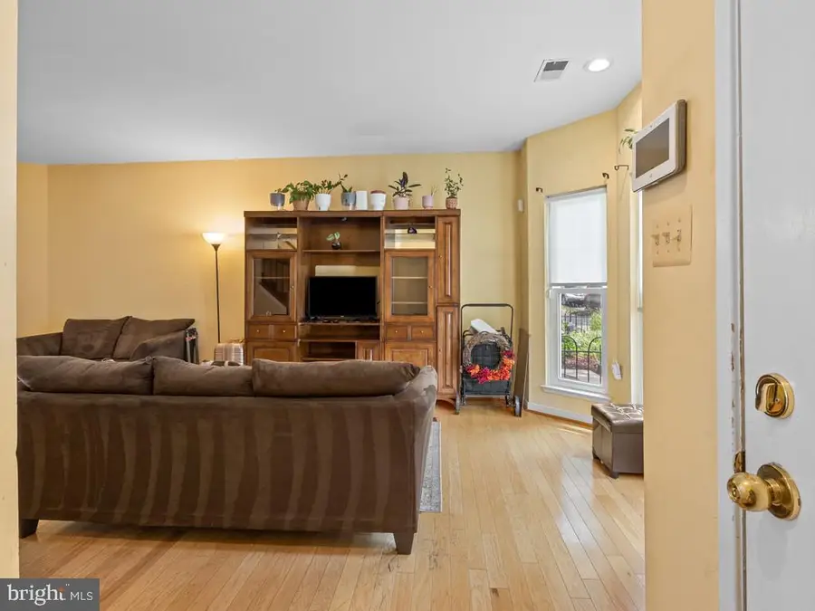 3714 Roosevelt Pl Ne, Washington, DC 20019 - #3