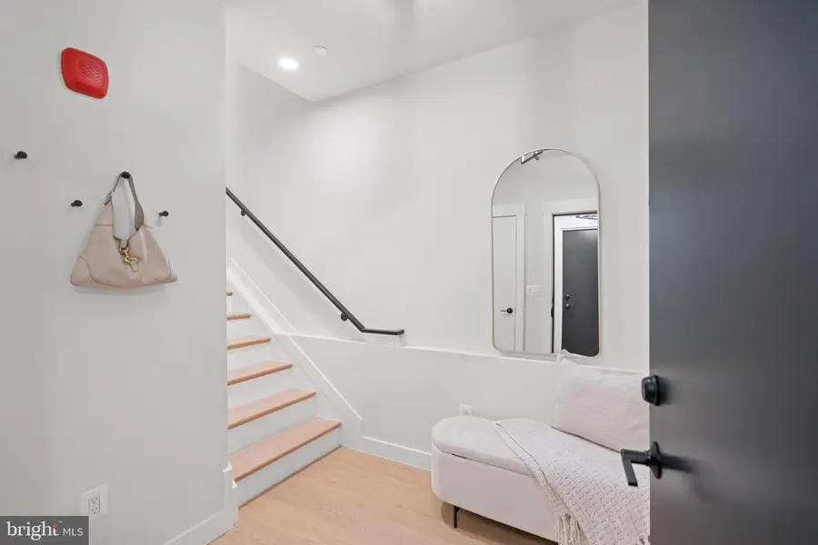 733 8th St Se #303, Washington, DC 20003 - #2