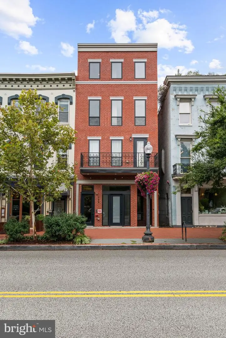 733 8th St Se #304, Washington, DC 20003 - #1