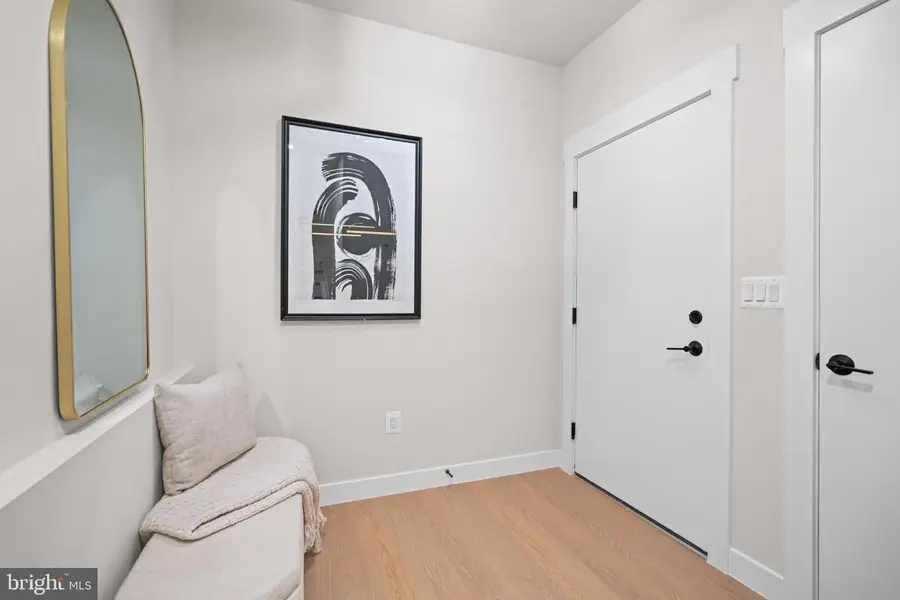 733 8th St Se #304, Washington, DC 20003 - #3