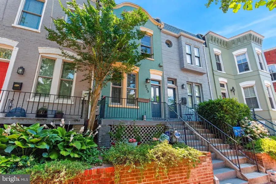 229 10th St Ne, Washington, DC 20002 - #2
