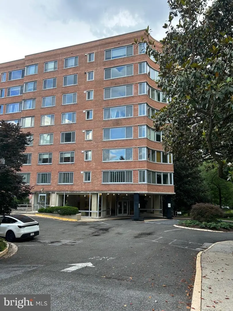 4200 Cathedral Ave Nw, Washington, DC 20016 - #1