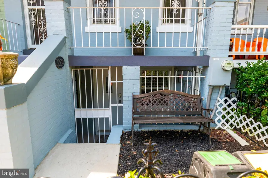 1221 E St Se, Washington, DC 20003 - #3