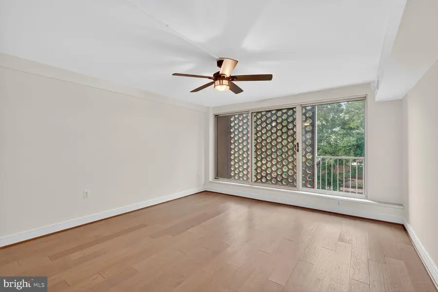 800 4th St Sw #s221, Washington, DC 20024 - #2