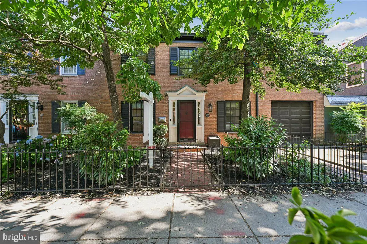 655 E St Se, Washington, DC 20003 - #1