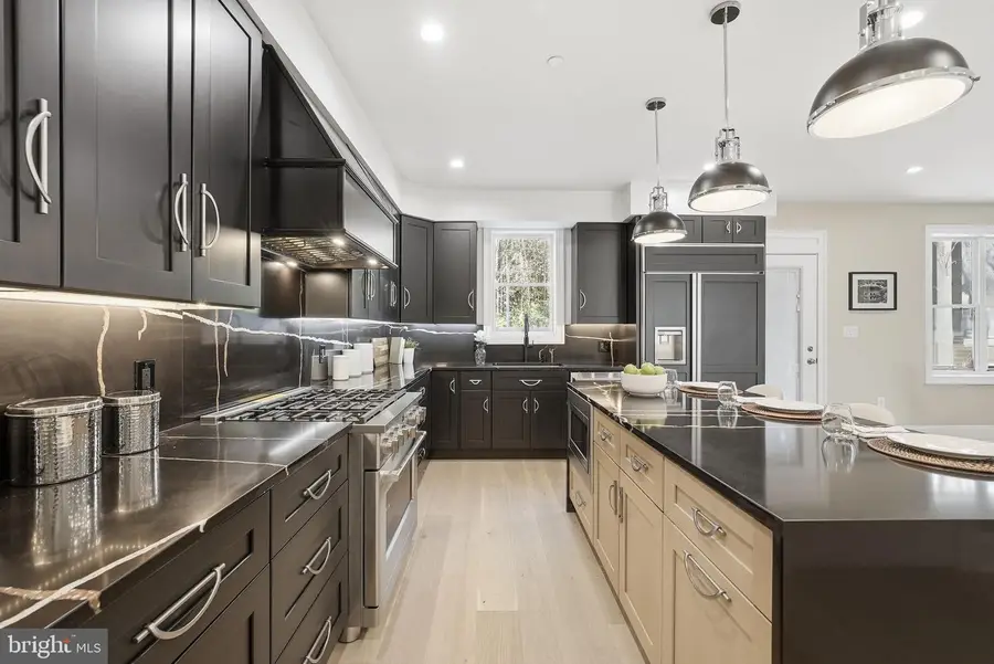 5047 Macarthur Blvd Nw, Washington, DC 20016 - #3