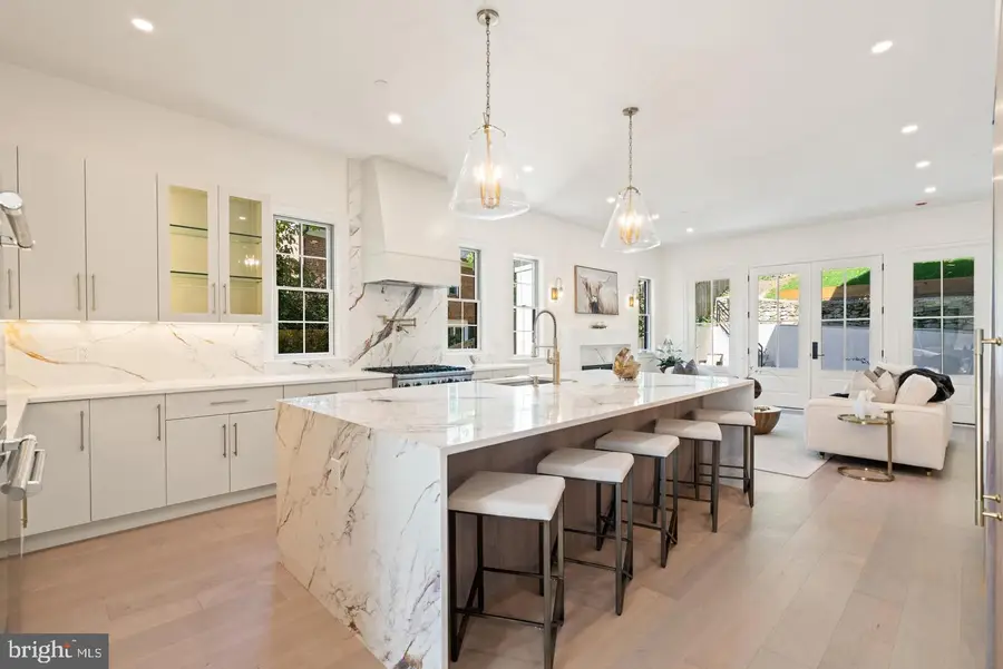 5631 Macarthur Blvd Nw, Washington, DC 20016 - #3